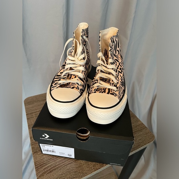 Converse Women's Animal Print High-Top Sneakers - Picture 3 of 8